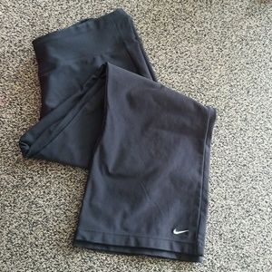 Nike dri-fit crop workout pants.